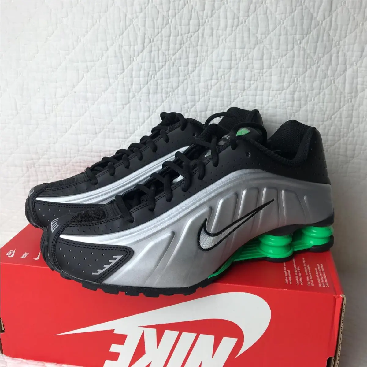 Nike shoes - Nike Shox R4 - Shox - HQ1988-006 - Metallic Silver green black 5