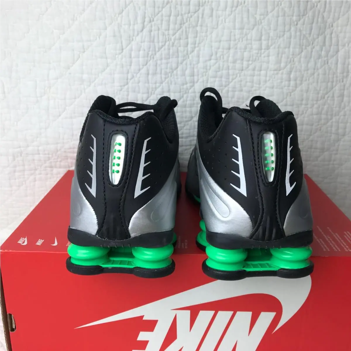 Nike shoes - Nike Shox R4 - Shox - HQ1988-006 - Metallic Silver green black 4