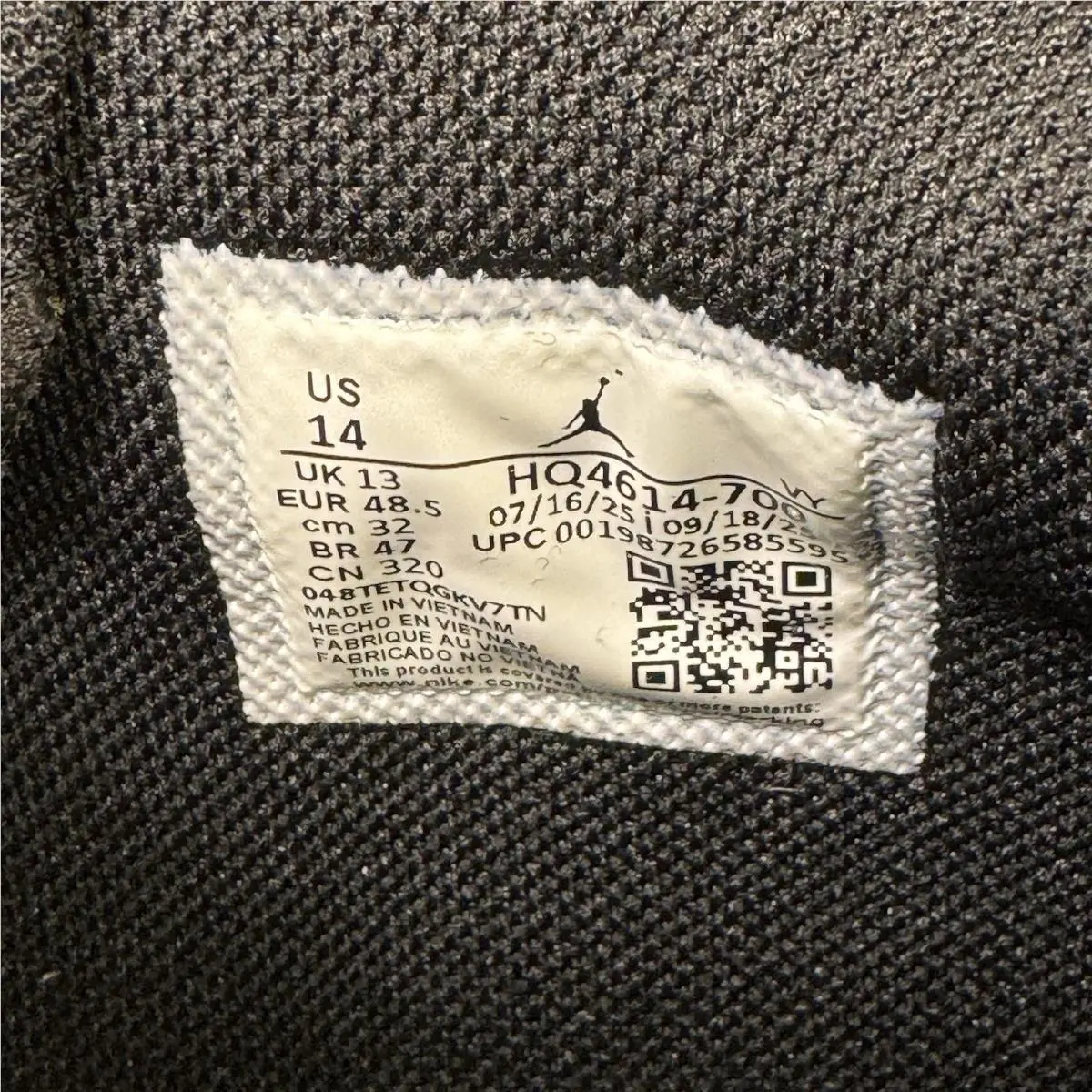 Nike shoes - Air Jordan 4 - Air - HQ4614-700 - Yellow 4