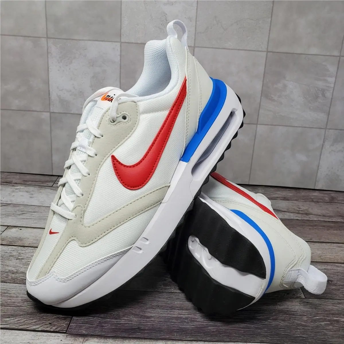 Nike Air Max Dawn White Blue Red Men`s Size 10 Shoe Sneakers DM0013-100