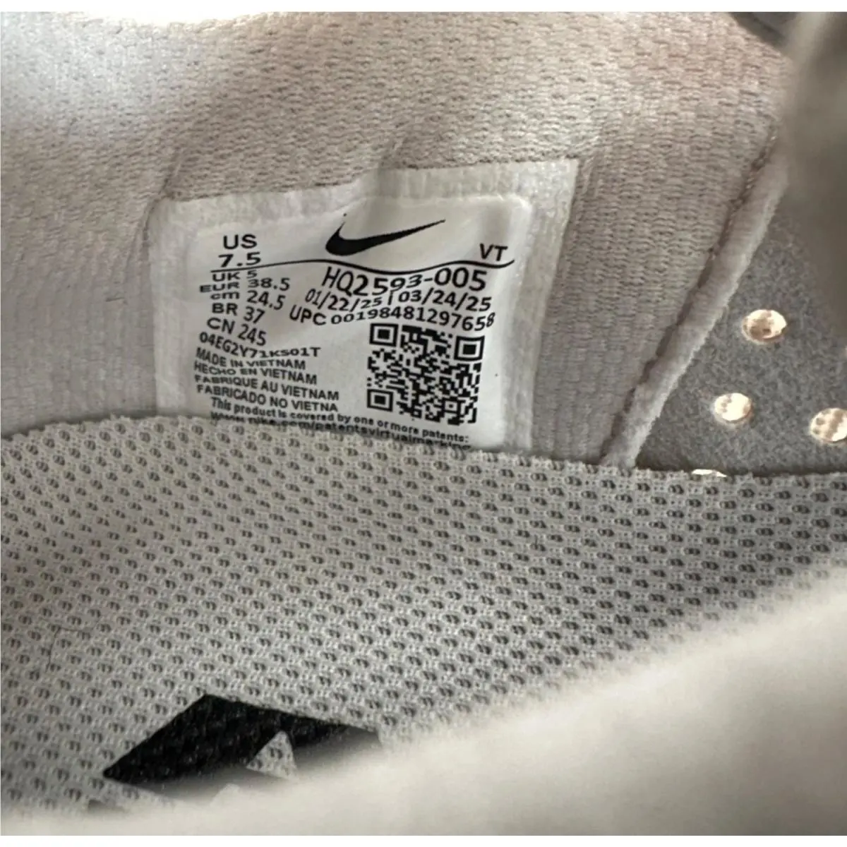 Nike shoes - Nike Pegasus Premium - Pegasus Premium - HQ2593-005 - Silver 7