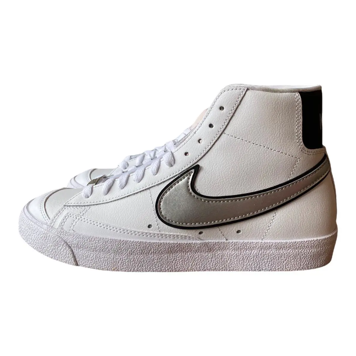 Nike Blazer Mid ‘77 Essential `white Metallic Silver` DH0070-100 Womens Size 5.5 - Brown