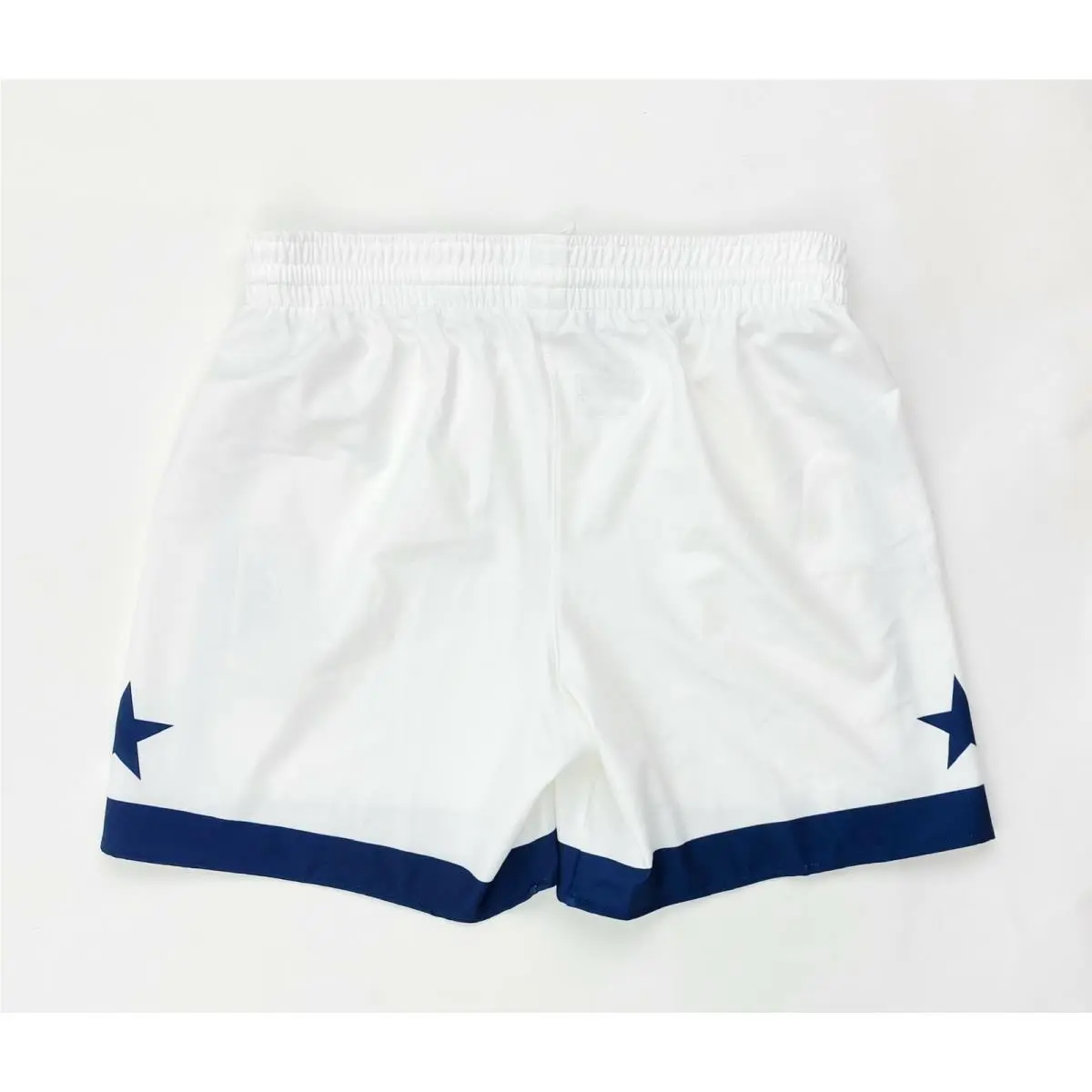 Nike clothing - White (UPC: 195240087475) 0