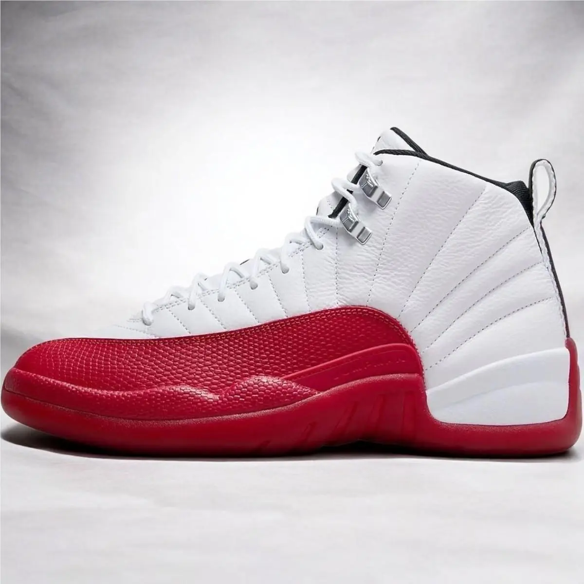 Nike Jordan 12 Retro Cherry Red Taxi US M9.5