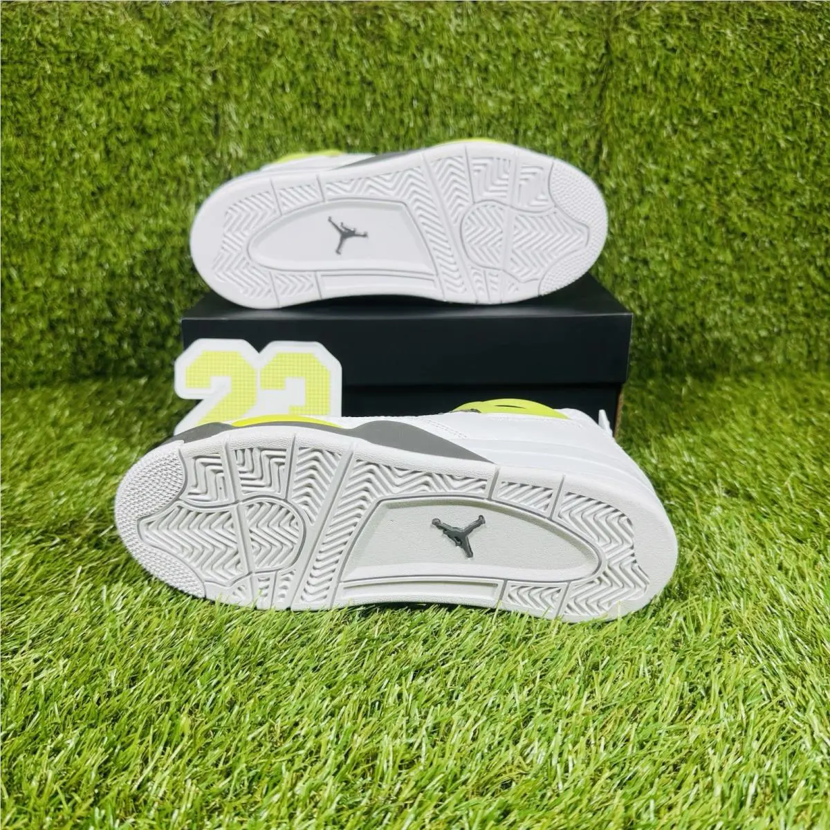Nike shoes - Air Jordan 4 - Air - White 6