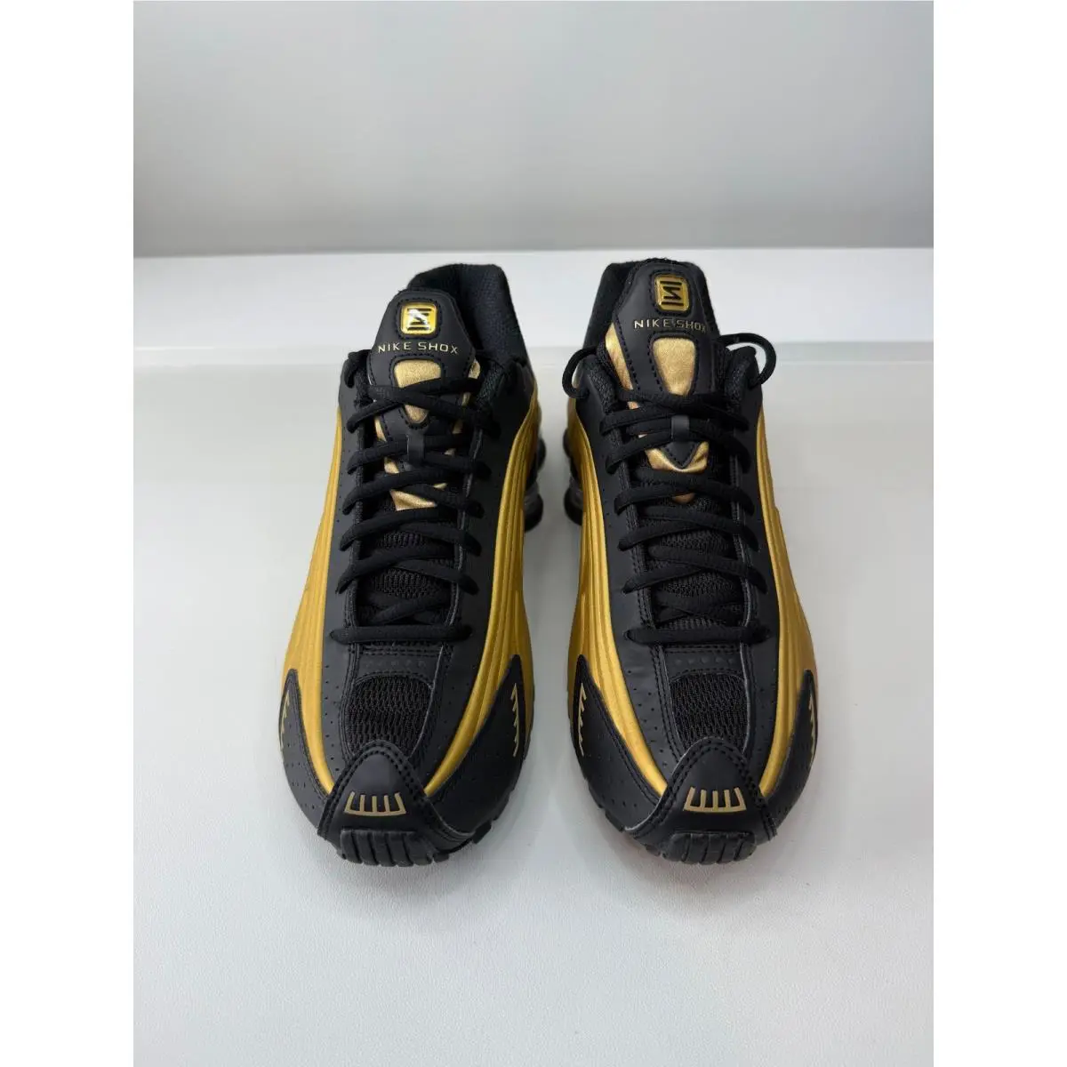 Nike shoes - Nike Shox R4 - Shox - Gold 1