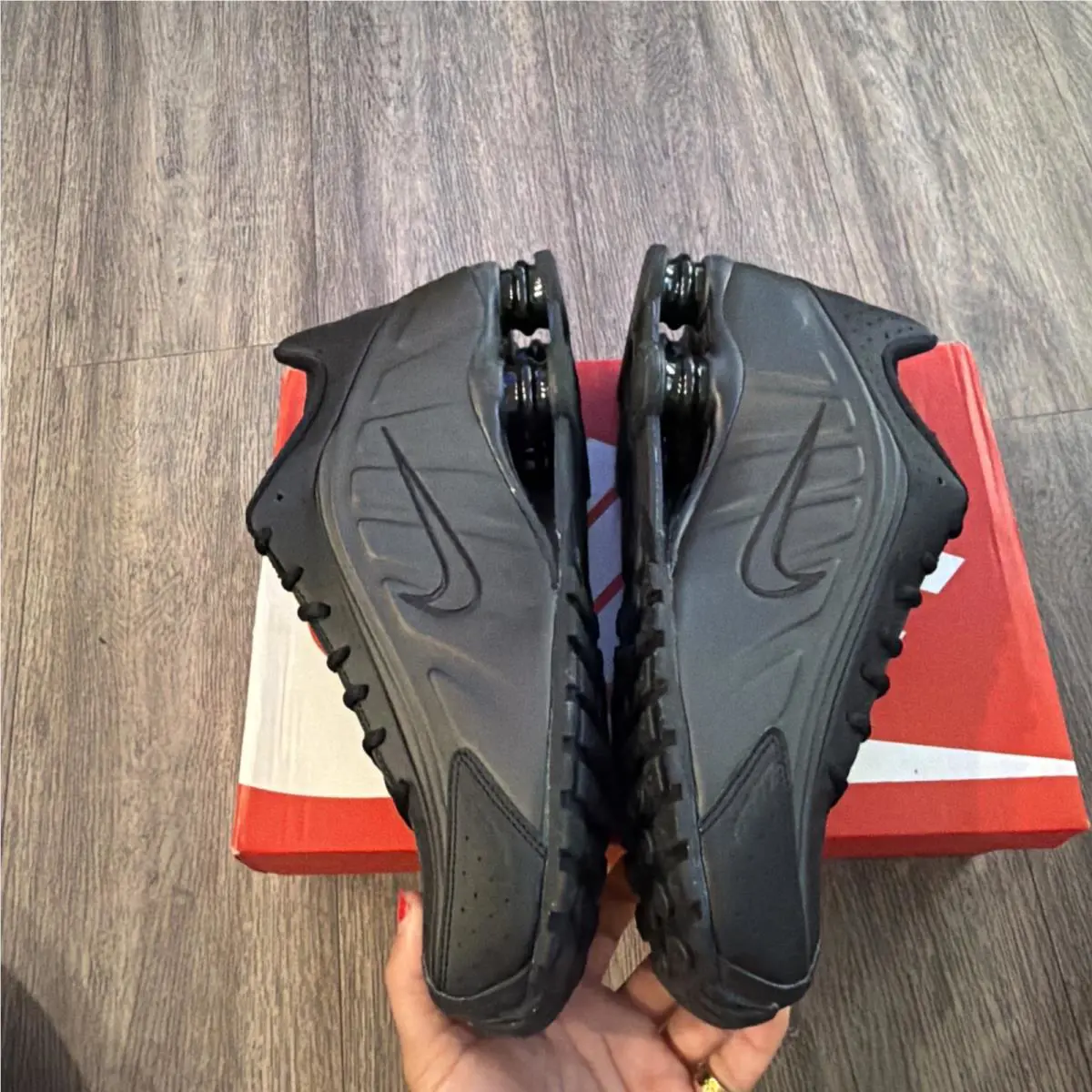 Nike shoes - Black (UPC: 197859087143) 0