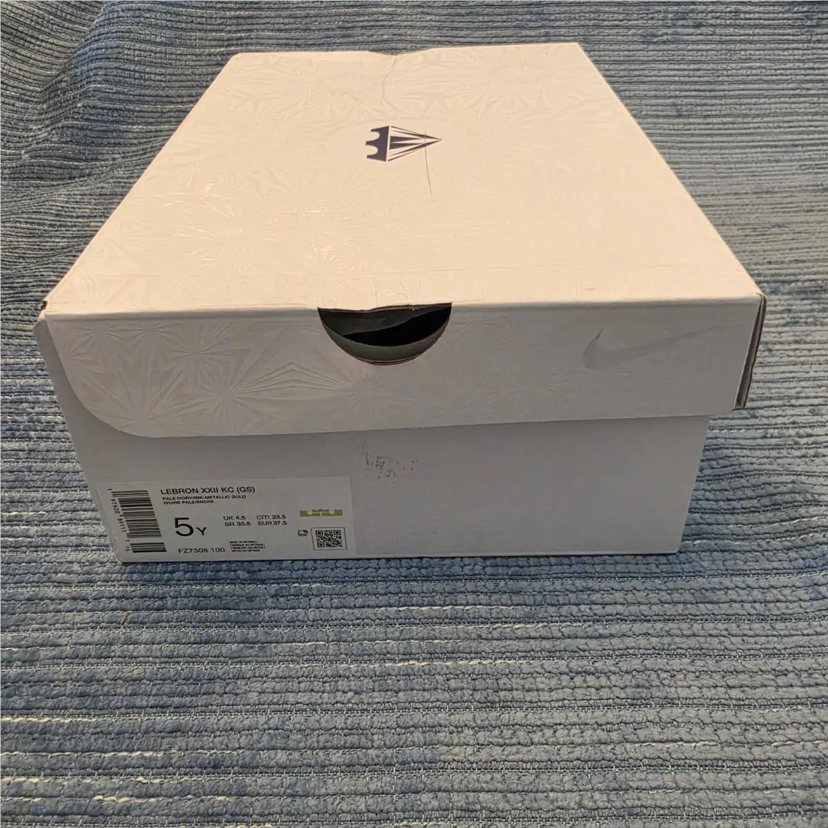 Nike shoes - Nike LeBron XXII KC GS - Gold 11