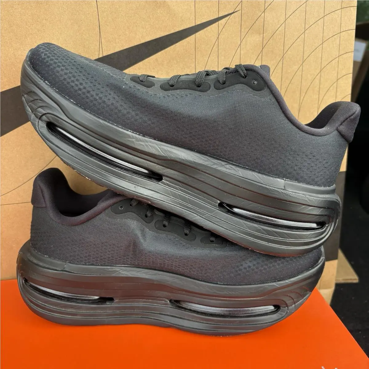 Nike shoes - Nike Air Zoom Vomero 5 - IQ0627-001 - Black and White 1