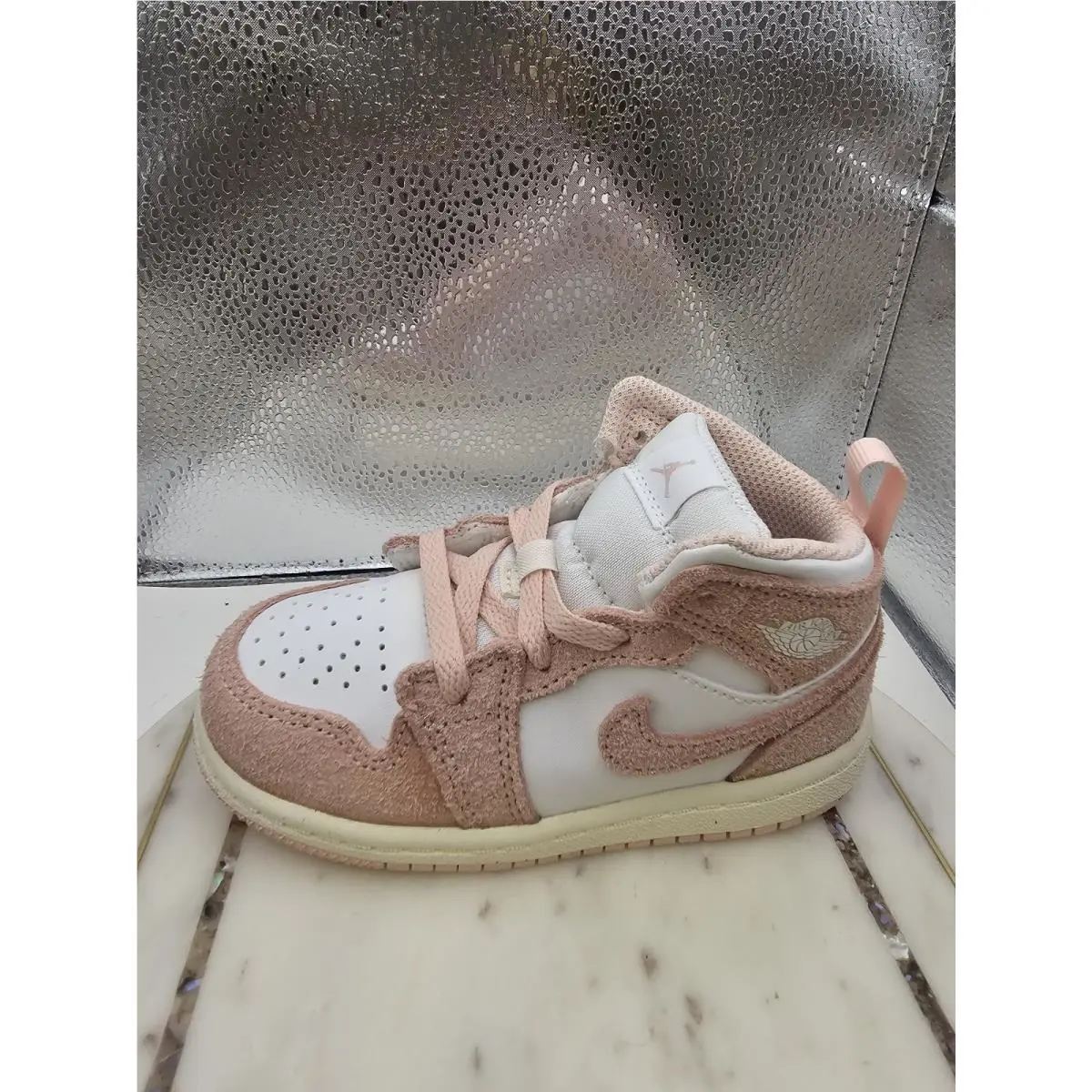 Nike shoes - Air Jordan 1 Mid - Air Mid - Pink 0