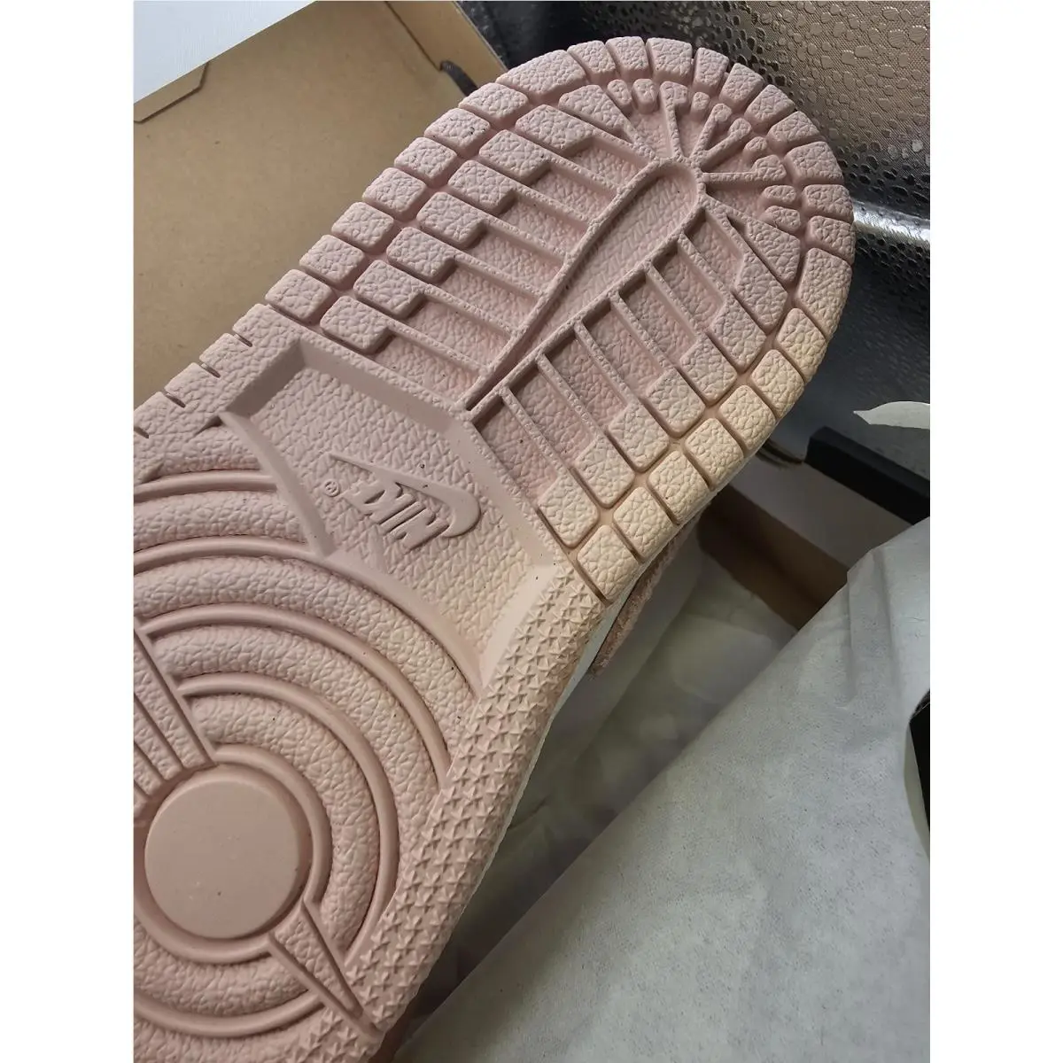 Nike shoes - Air Jordan 1 Mid - Air Mid - Pink 2