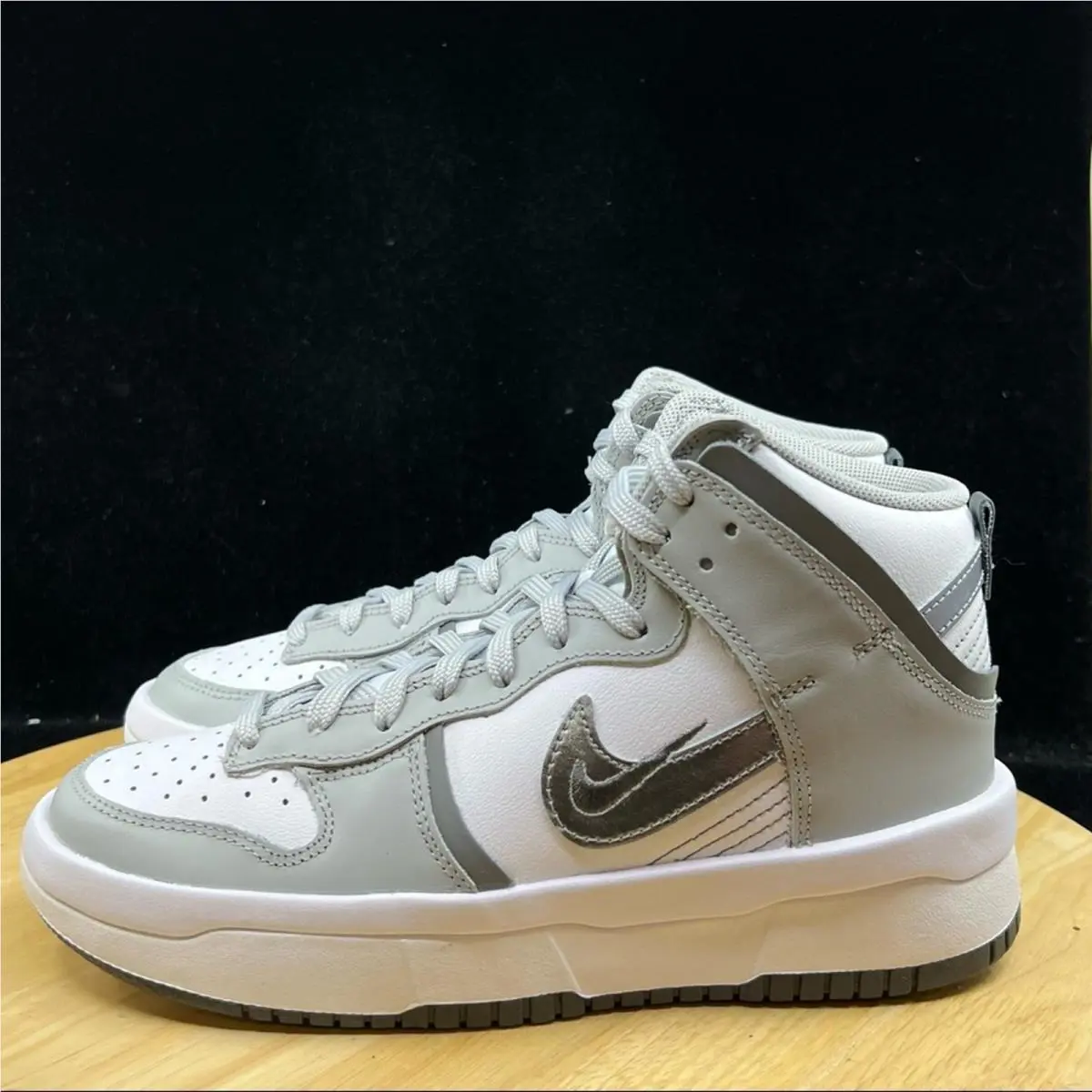 Nike shoes - White 4