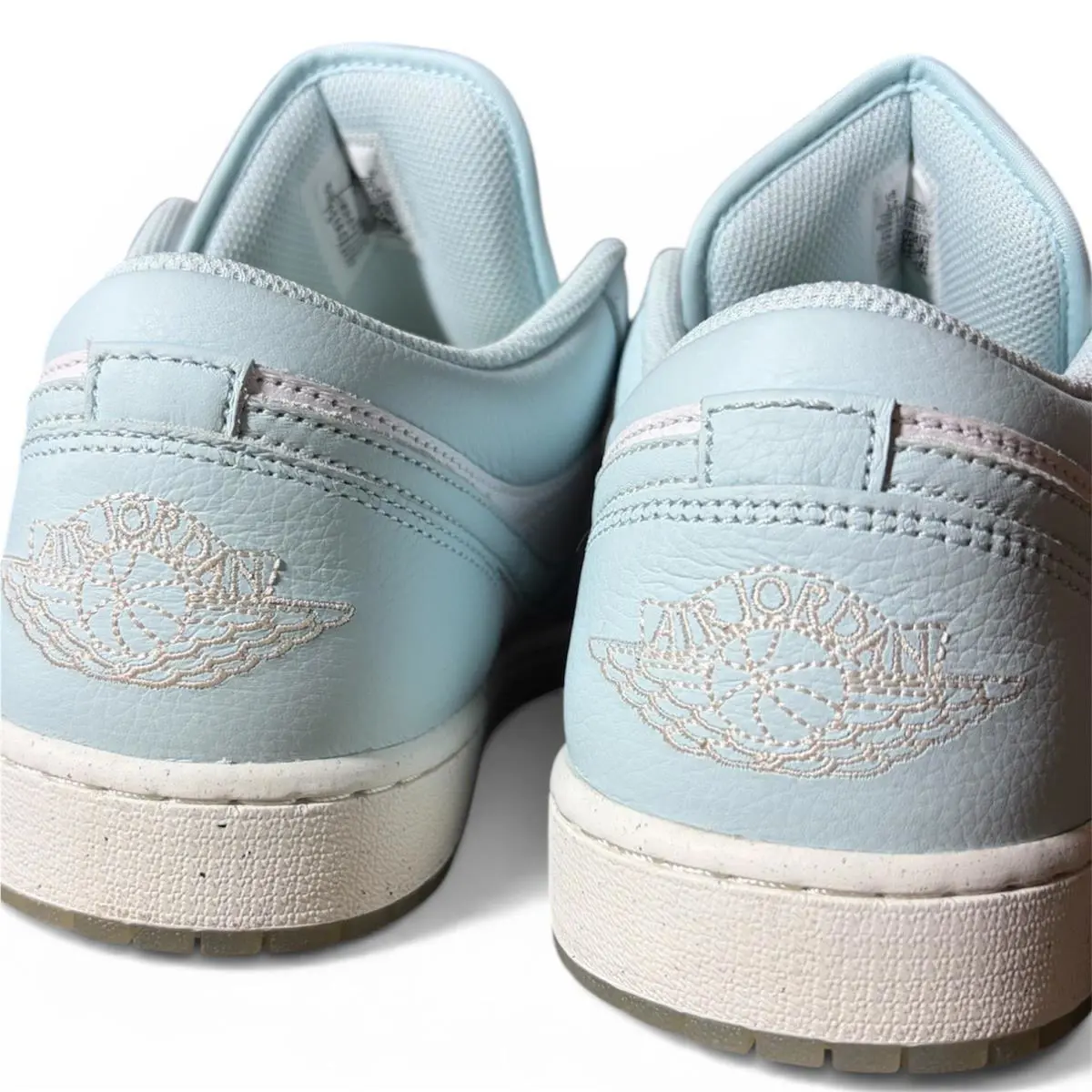 Nike shoes - White 4