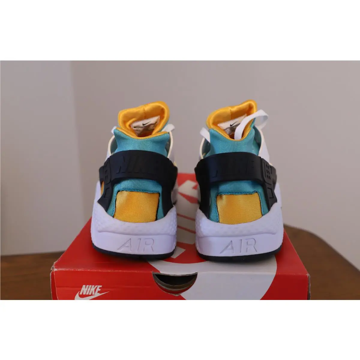 Nike shoes - Nike Air Huarache - Air Huarache - 318429 137 - White 1