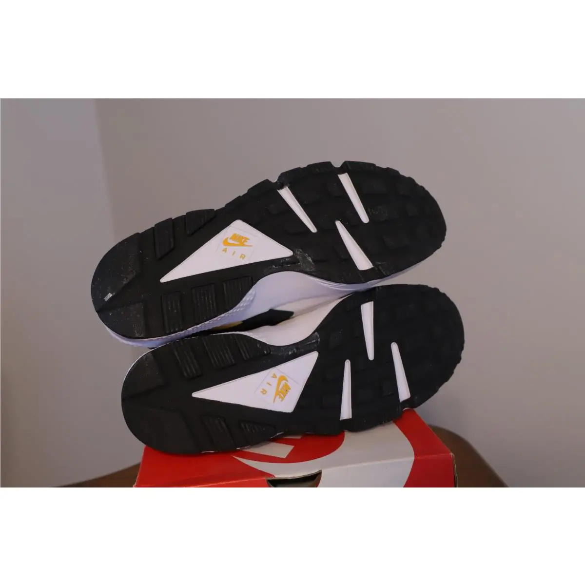 Nike shoes - Nike Air Huarache - Air Huarache - 318429 137 - White 4