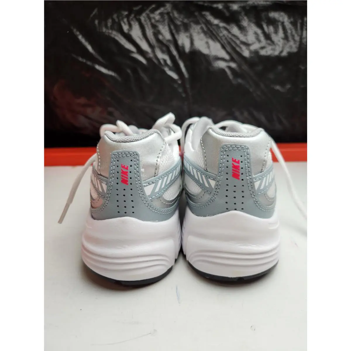 Nike shoes - Nike Initiator - Initiator - White 3