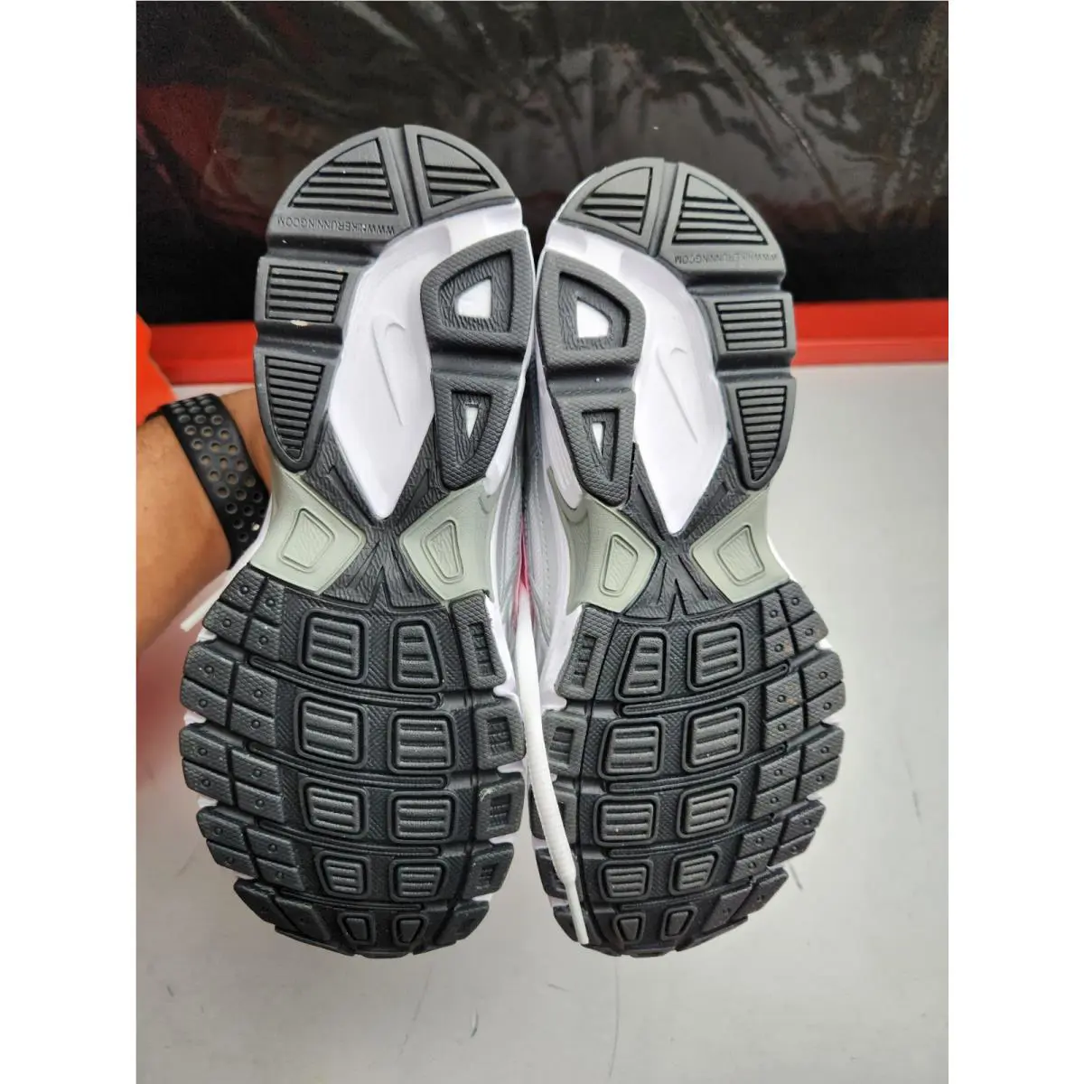 Nike shoes - Nike Initiator - Initiator - White 4