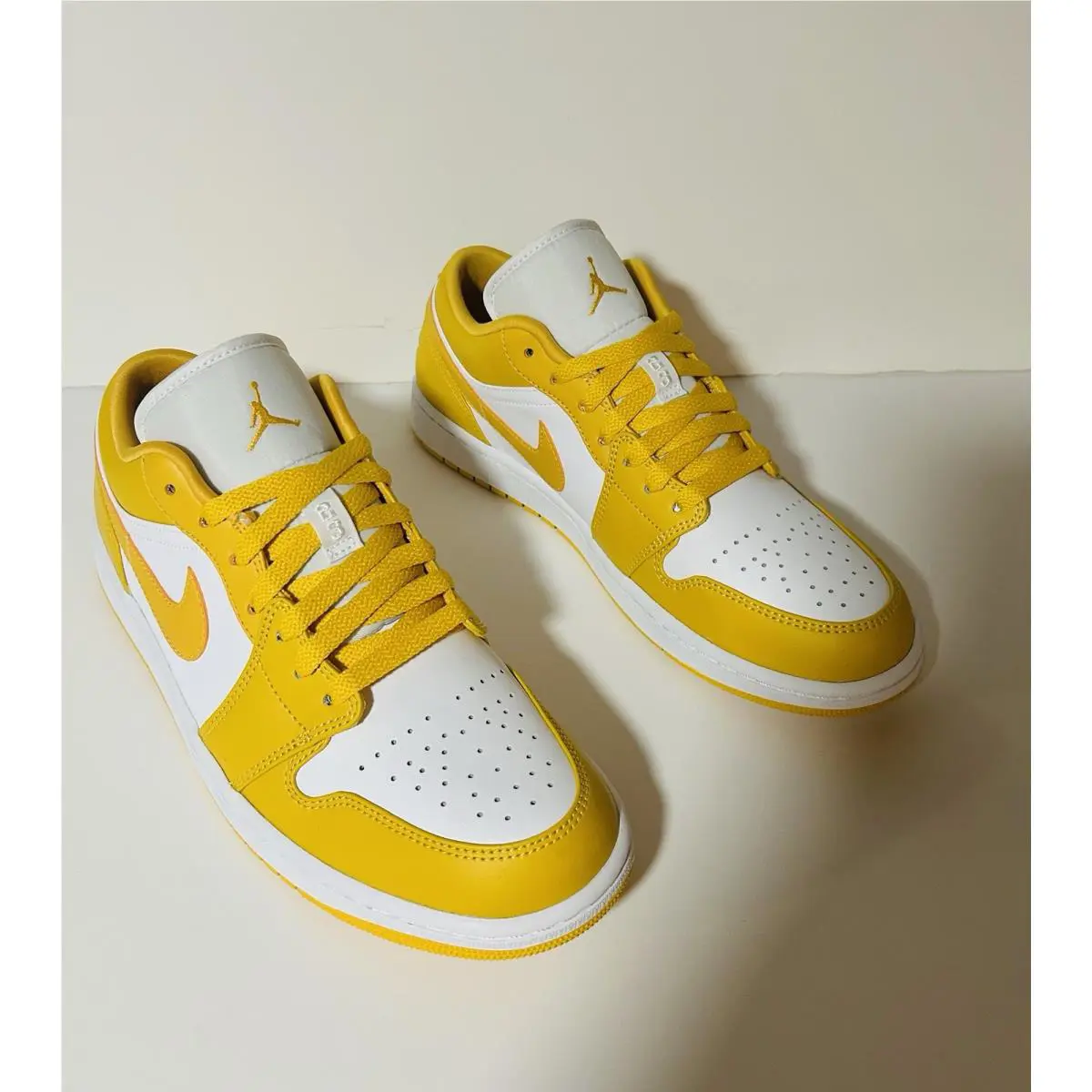 Nike shoes - Air Jordan 1 - Air - 553558-171 - Yellow 1