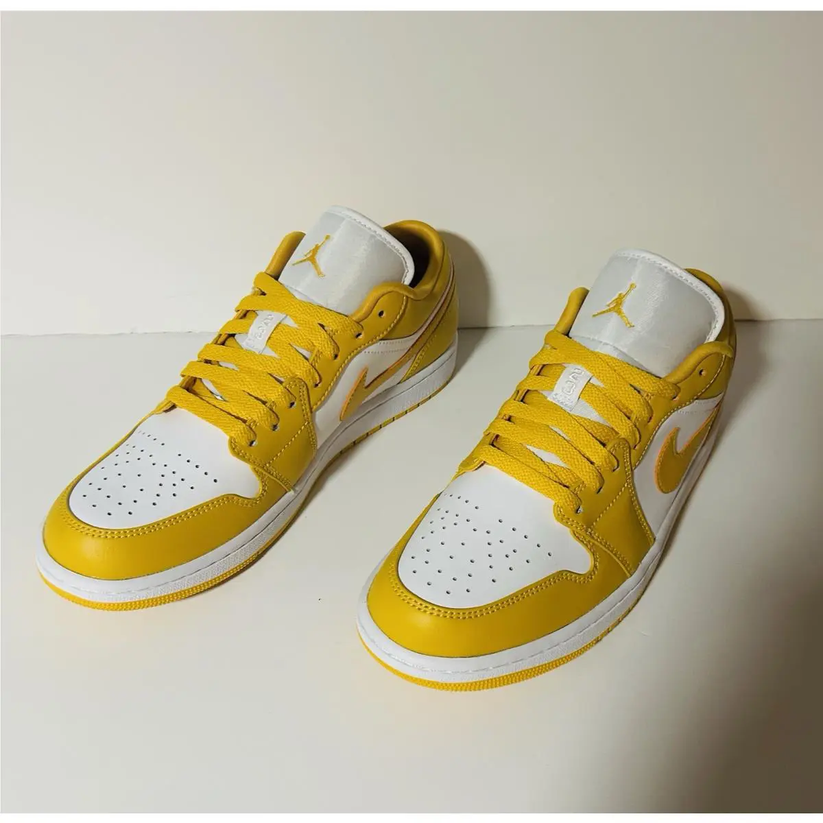 Nike shoes - Air Jordan 1 - Air - 553558-171 - Yellow 2