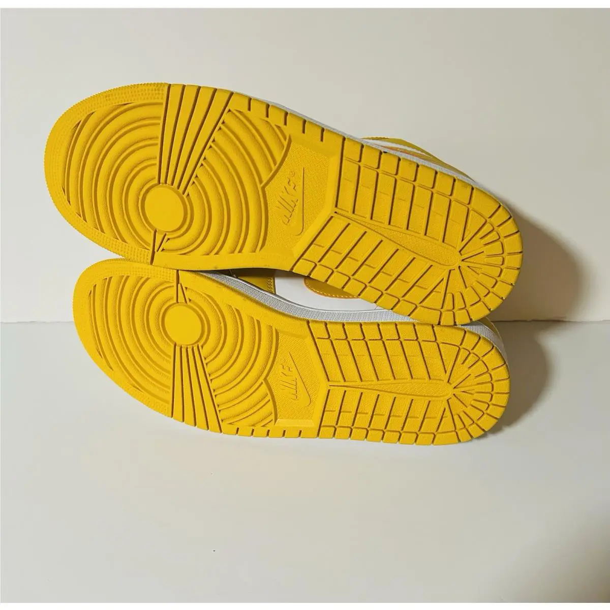 Nike shoes - Air Jordan 1 - Air - 553558-171 - Yellow 5