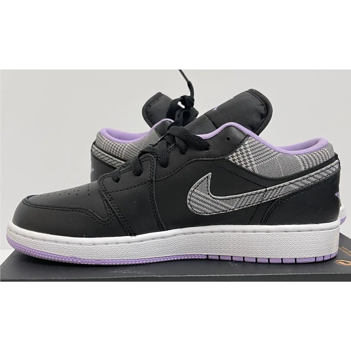 Nike shoes - 1 LOW SE GS - LOW - HOUNDSTOOTH (UPC: 195242851890) 4