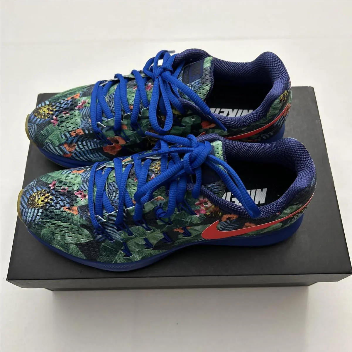 Nike shoes - Multicolor (UPC: 193655380709) 1