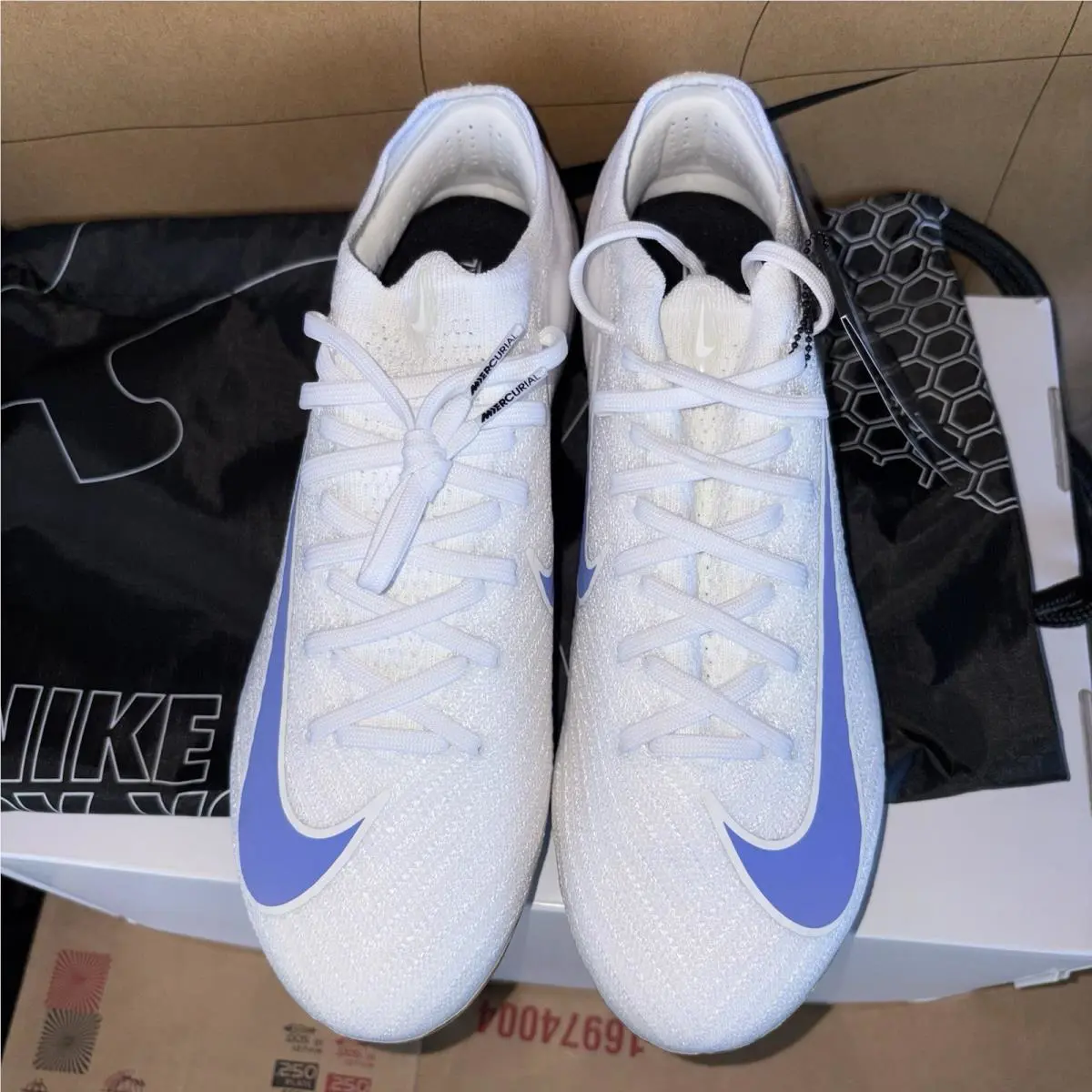 Nike shoes - Blue (UPC: 197864588772) 2