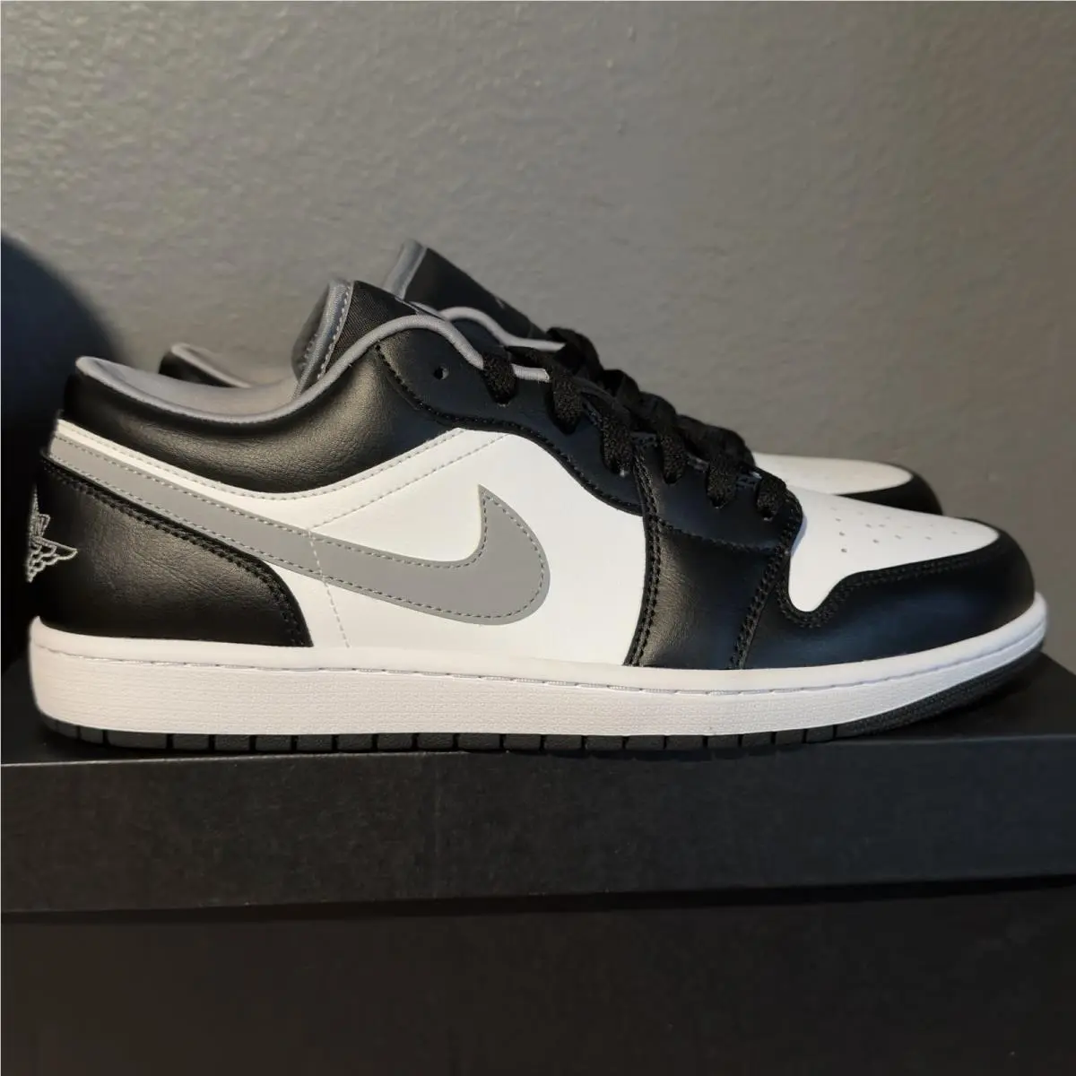 Nike shoes - Air Jordan 1 - Air - 553558-040 - Black (UPC: 0195238857493) 0