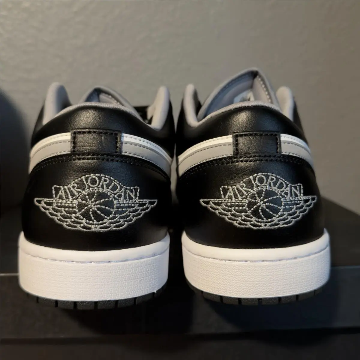 Nike shoes - Air Jordan 1 - Air - 553558-040 - Black (UPC: 0195238857493) 2