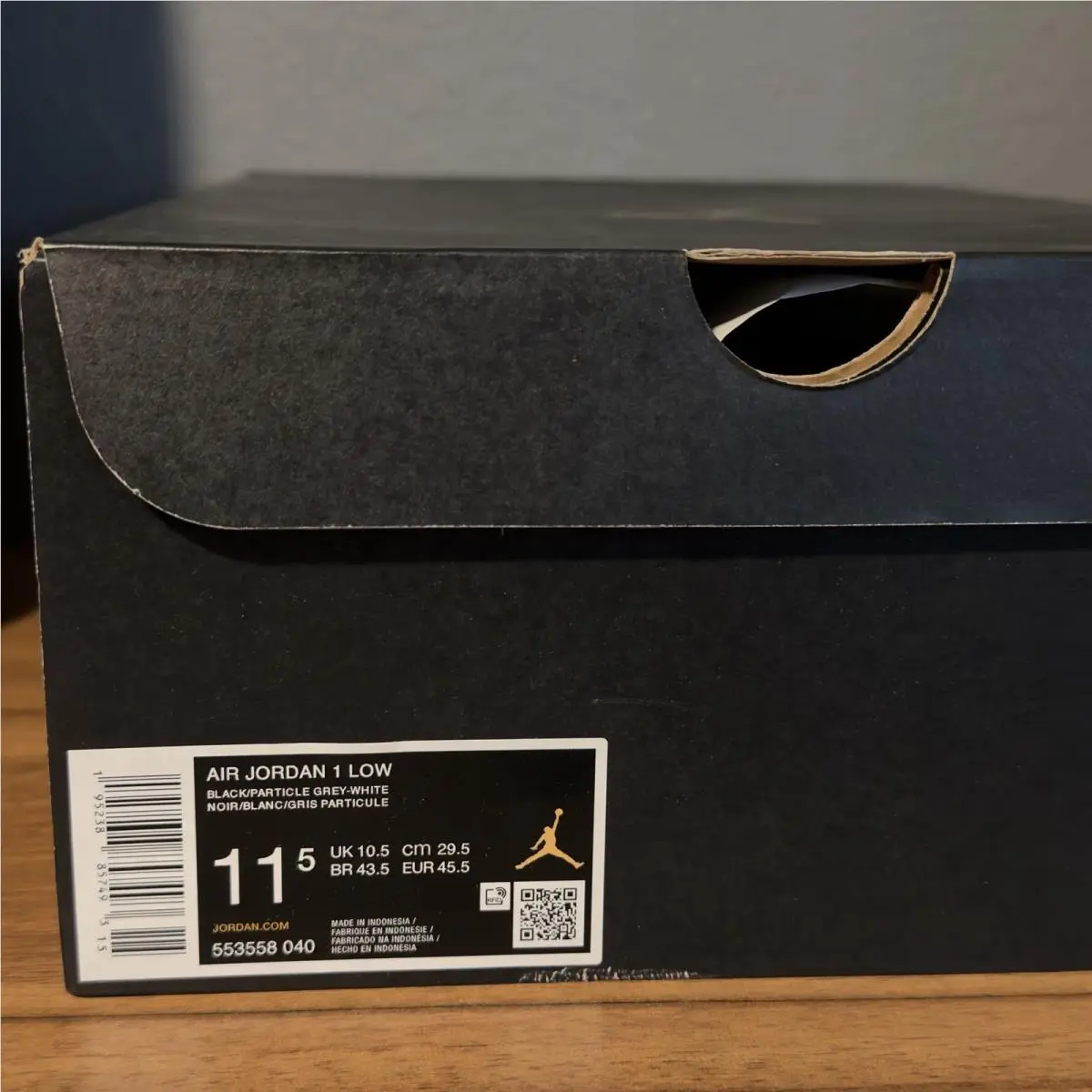 Nike shoes - Air Jordan 1 - Air - 553558-040 - Black (UPC: 0195238857493) 6
