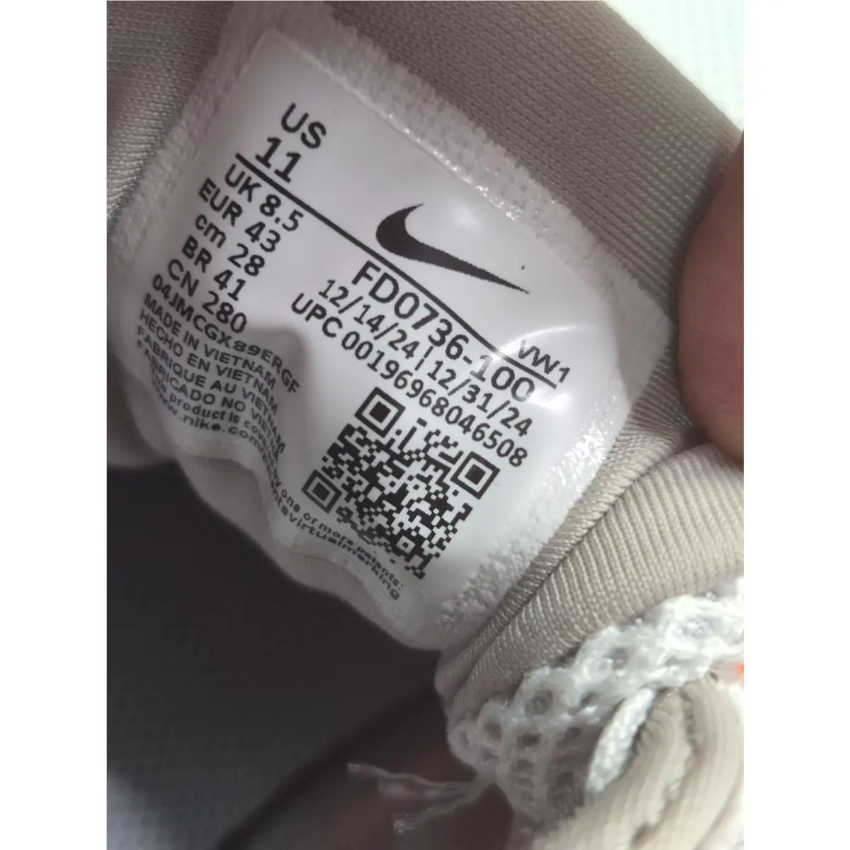 Nike shoes - Nike V2K Run - Run - White/Metallic Silver (UPC: 196968046508) 4
