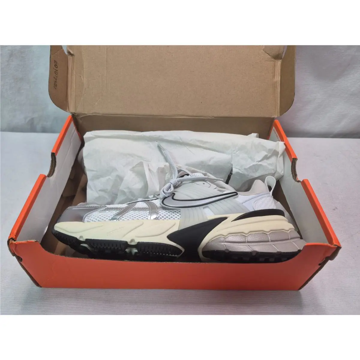 Nike shoes - Nike V2K Run - Run - White/Metallic Silver (UPC: 196968046508) 5