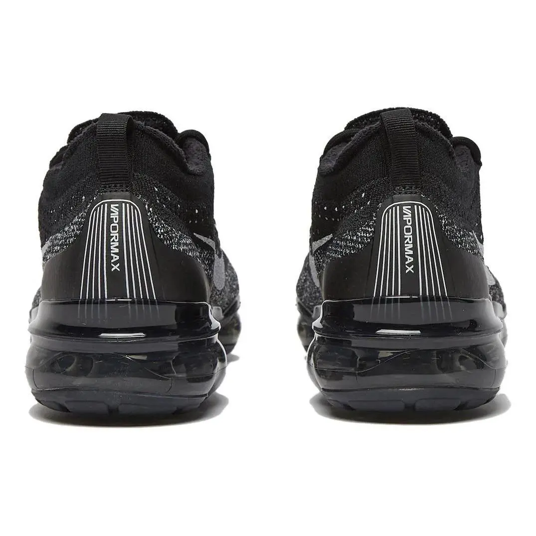 Nike shoes - Black 1