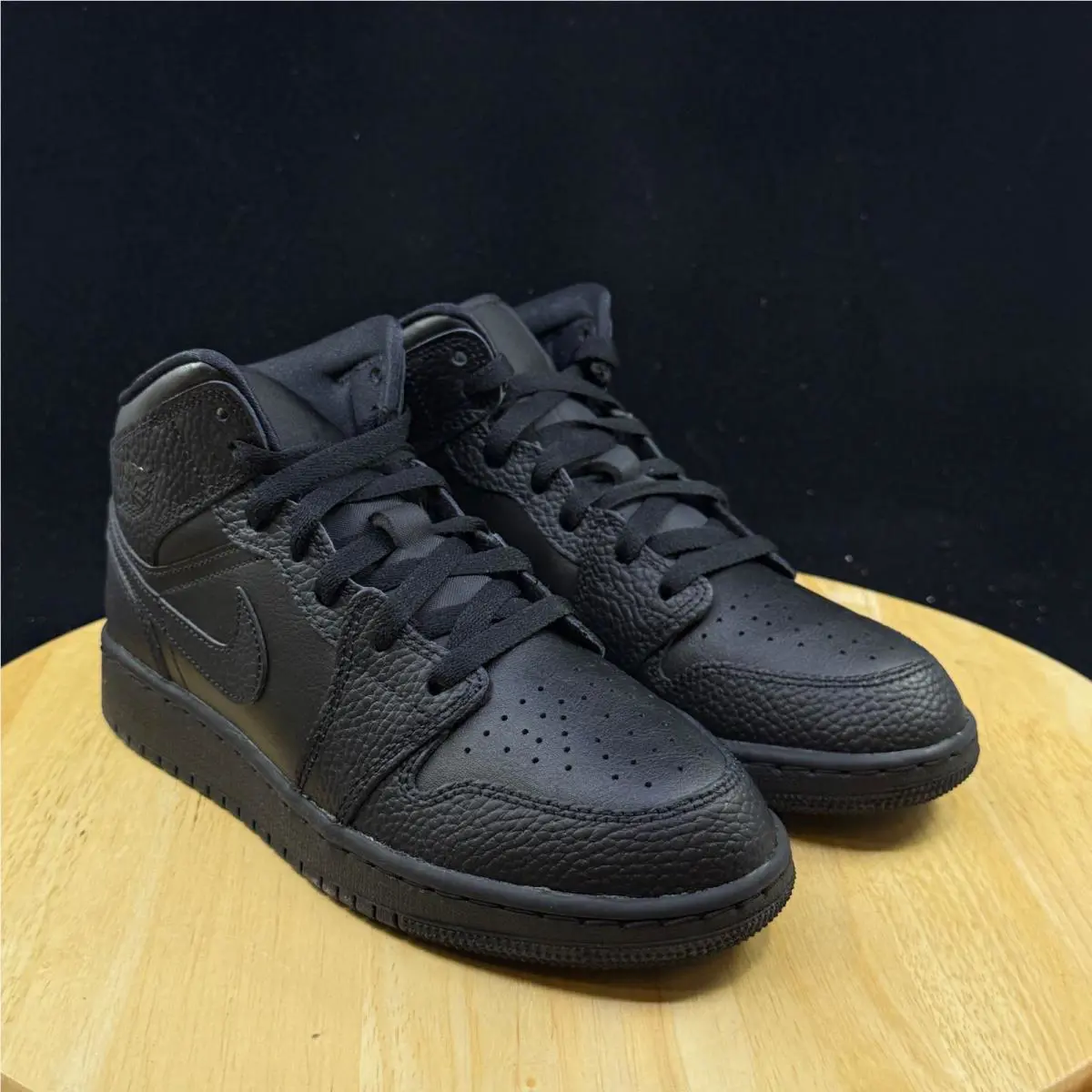 Nike shoes - Black 2