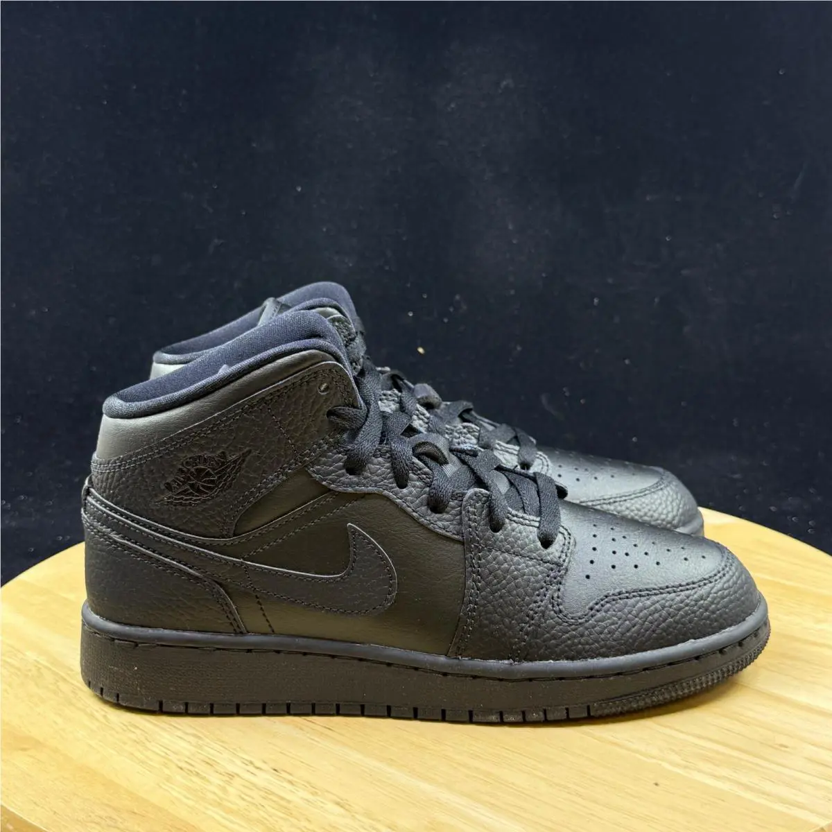 Nike shoes - Black 3
