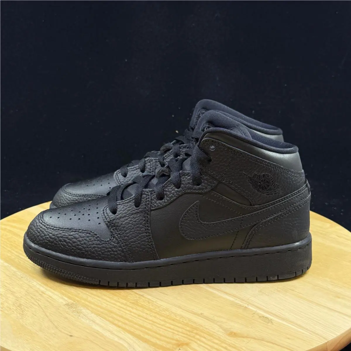 Nike shoes - Black 5