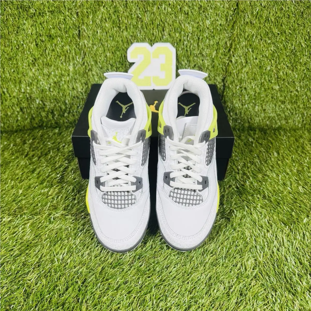 Nike shoes - Air Jordan 4 - Air - White 3