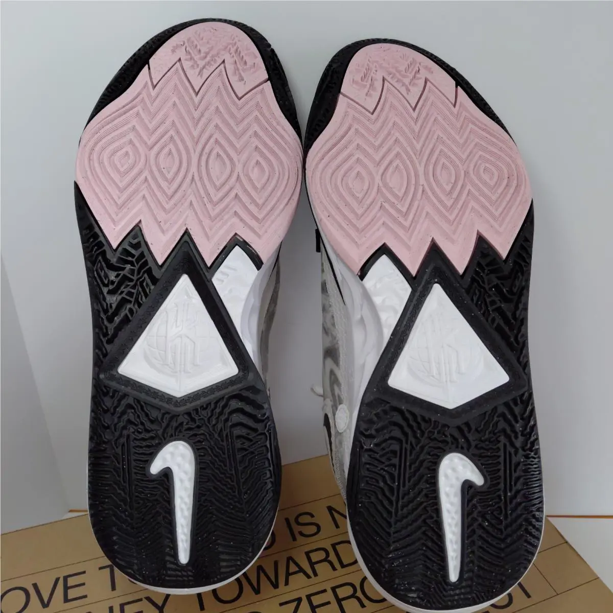 Nike shoes - Nike Kyrie 8 - Kyrie - White (UPC: 00196154128780) 4