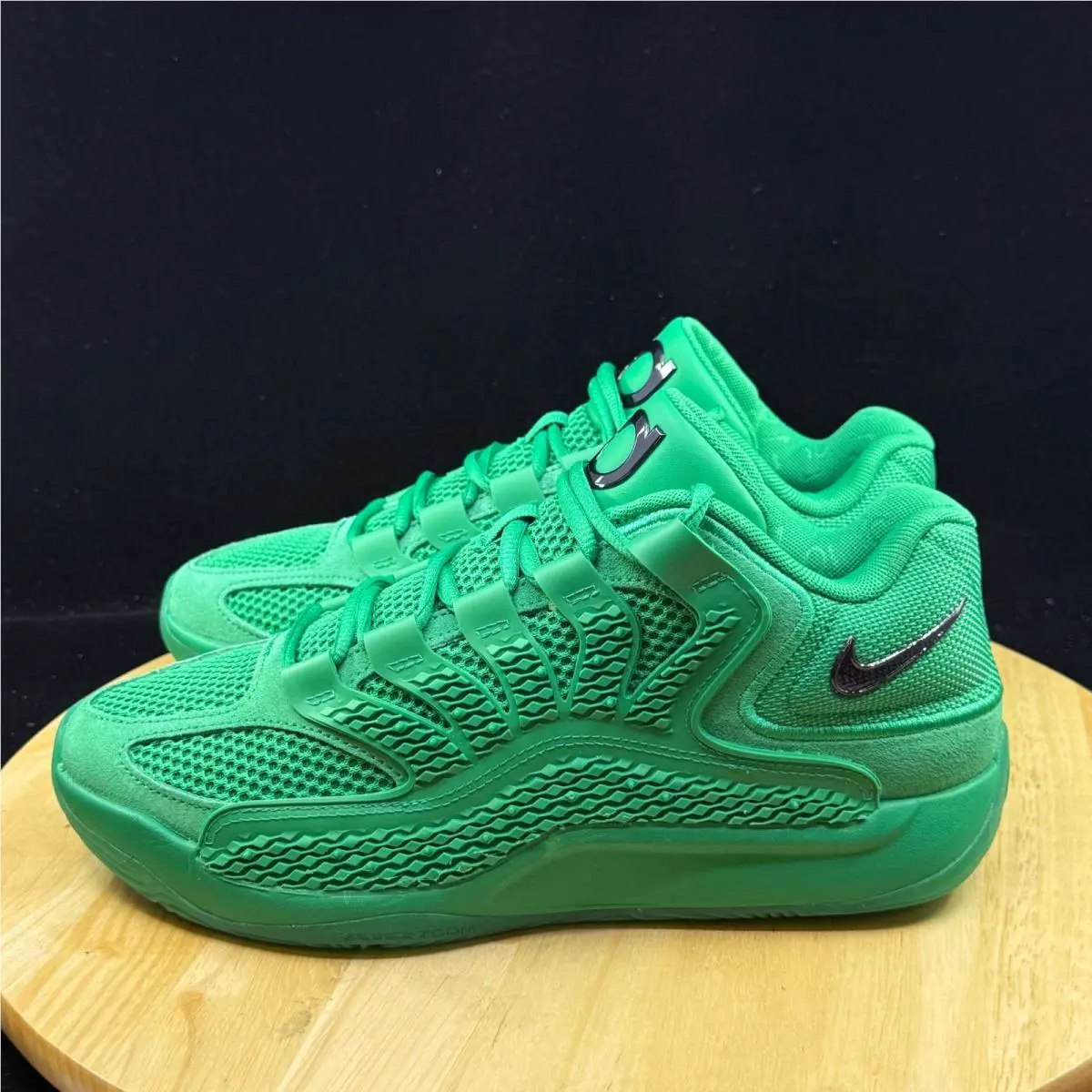 Nike shoes - Green 2