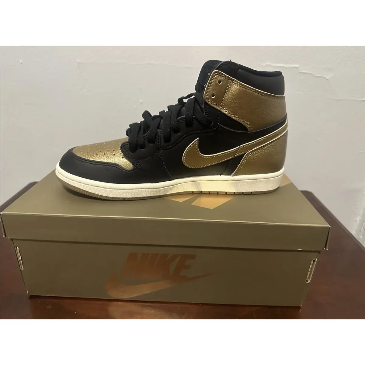 Nike shoes - Gold 1