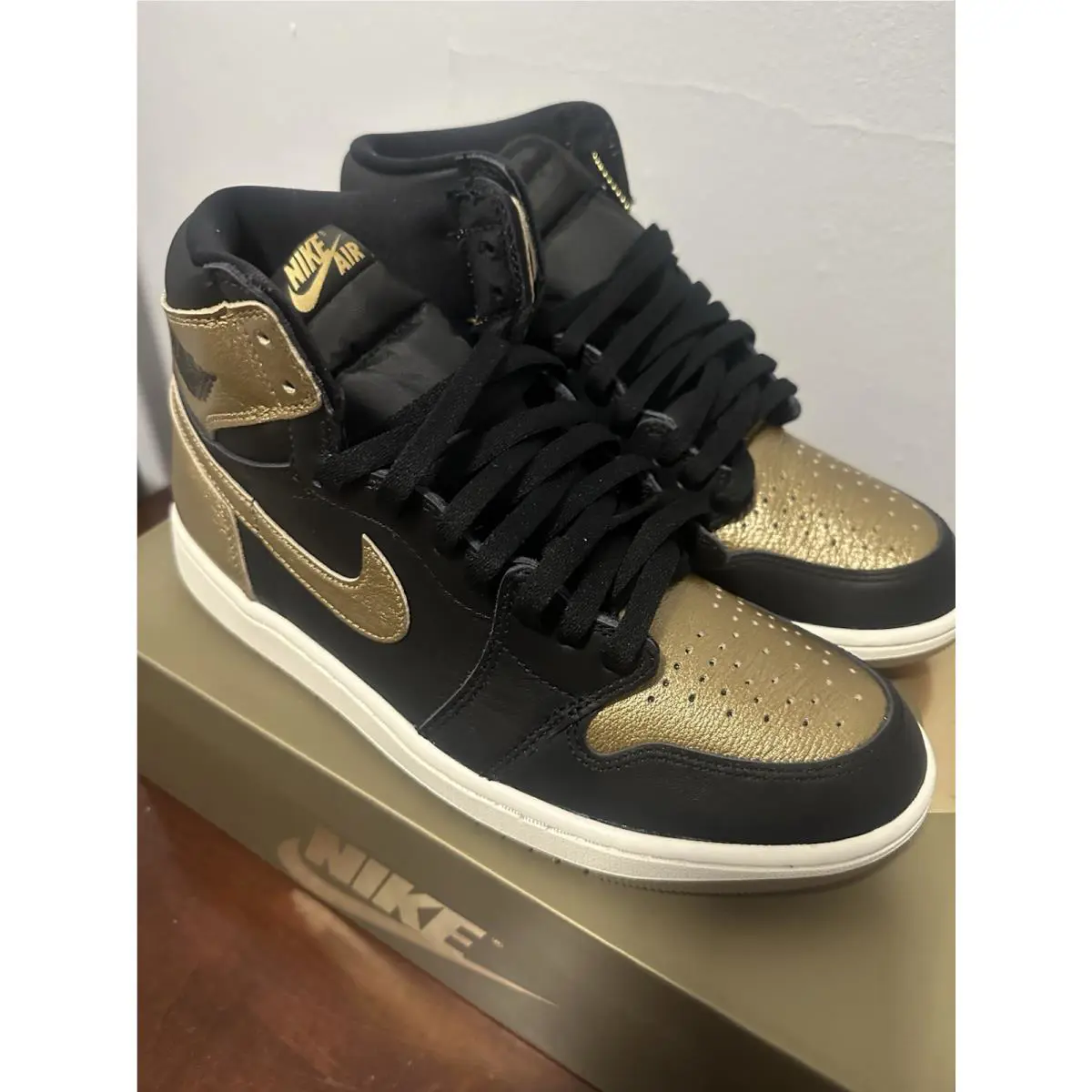 Nike shoes - Gold 3