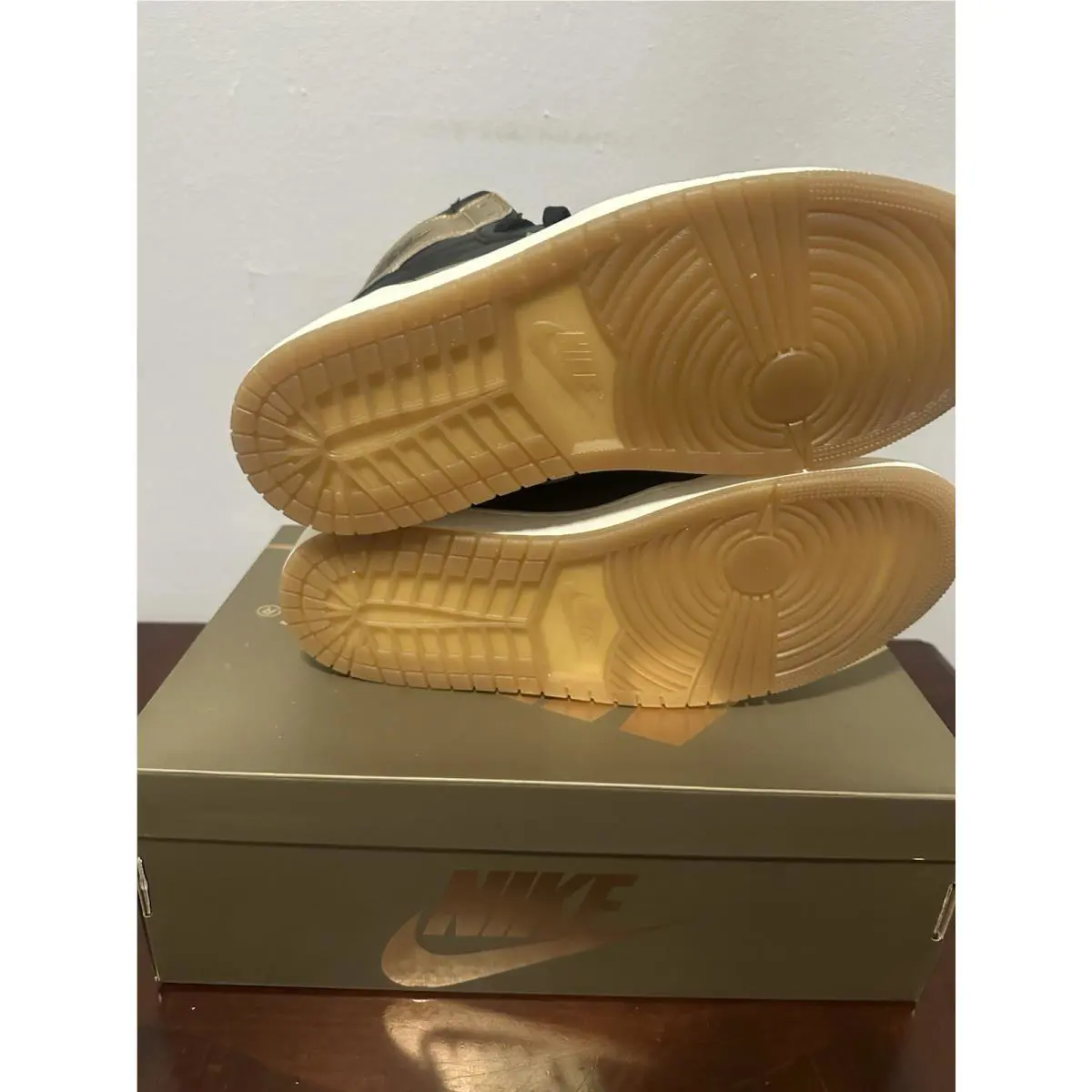 Nike shoes - Gold 6