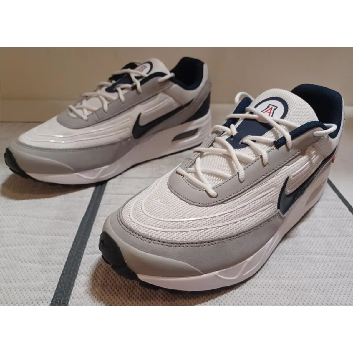 Nike shoes - Nike Air Max Verse - Air Max Verse - White 3