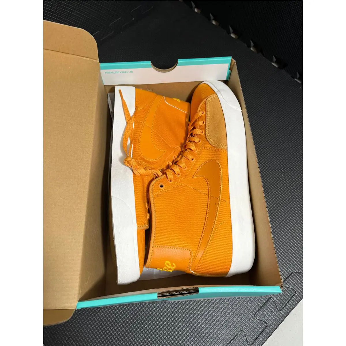 Nike shoes - Yellow 0