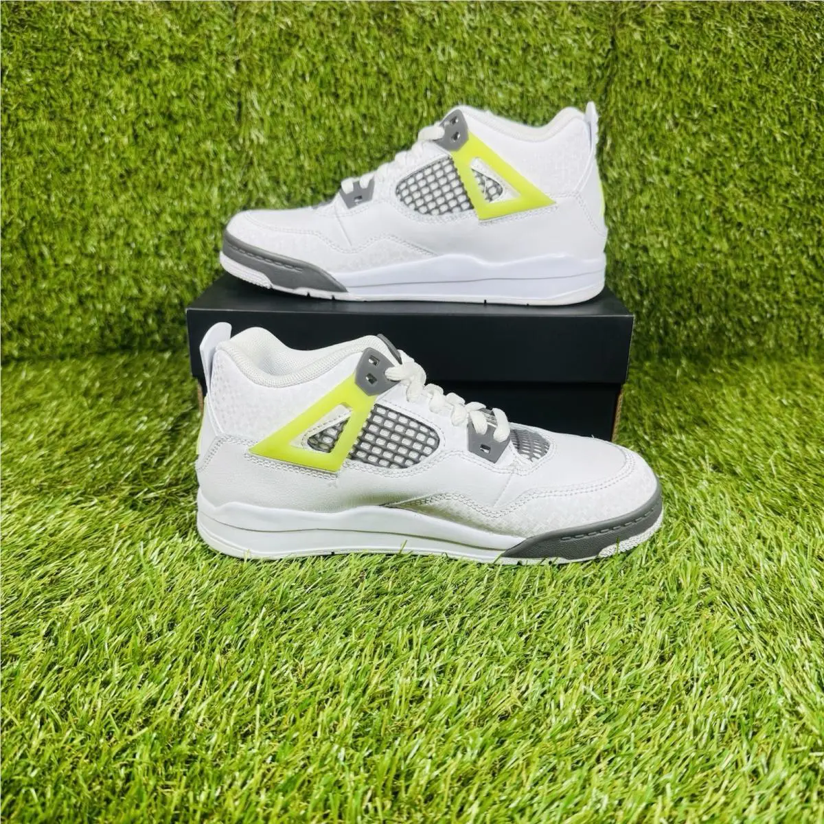 Nike shoes - Air Jordan 4 - Air - White 0