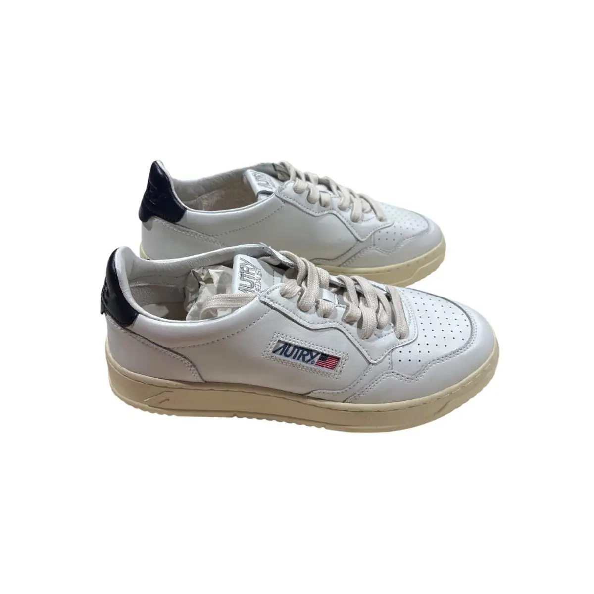 Nike shoes - White (UPC: 8056713209638) 1