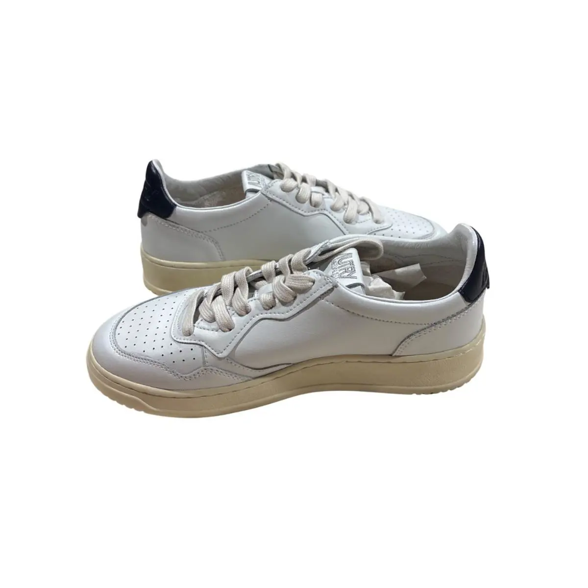 Nike shoes - White (UPC: 8056713209638) 2