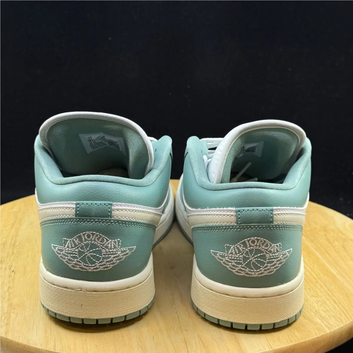 Nike shoes - White 4