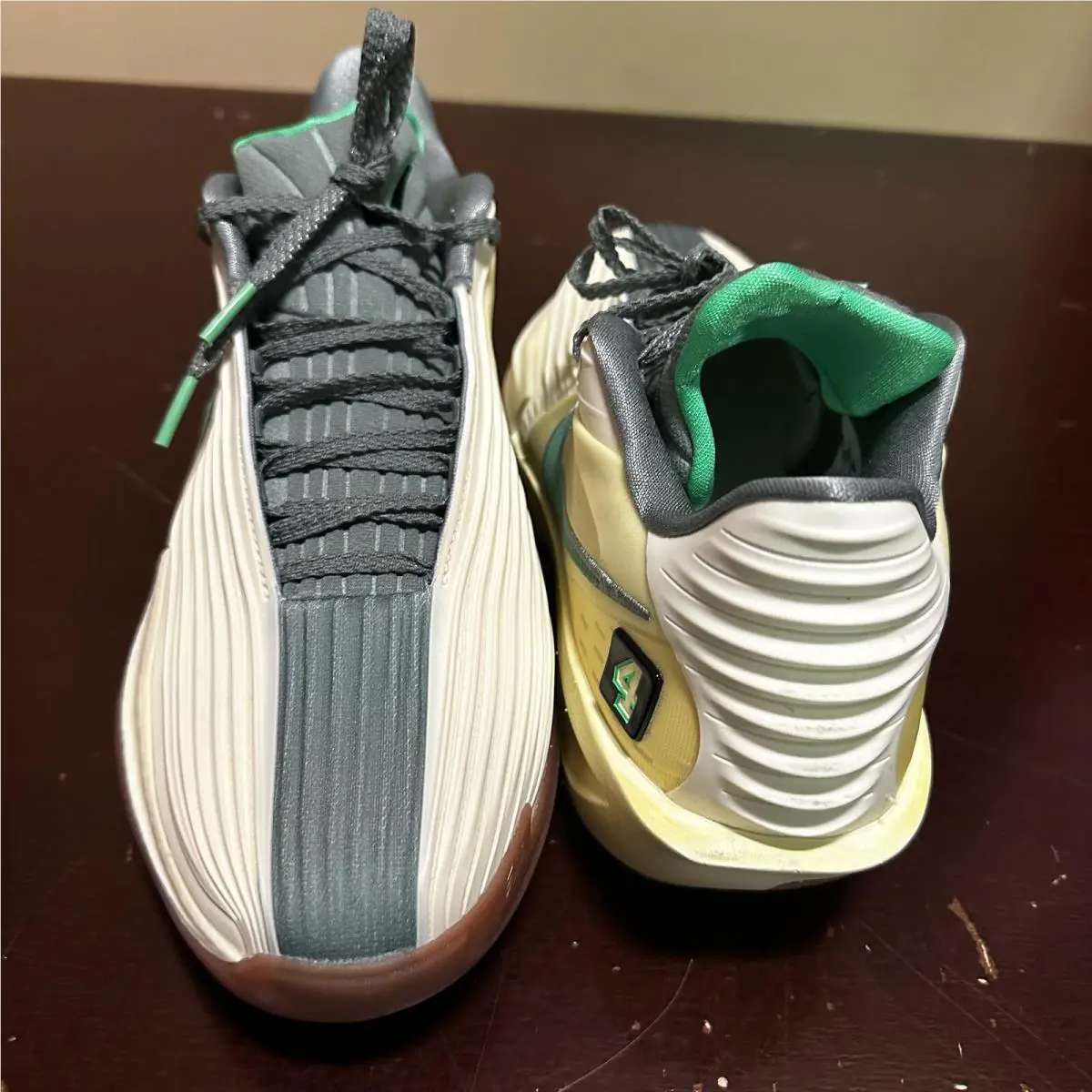 Nike shoes - Beige 1
