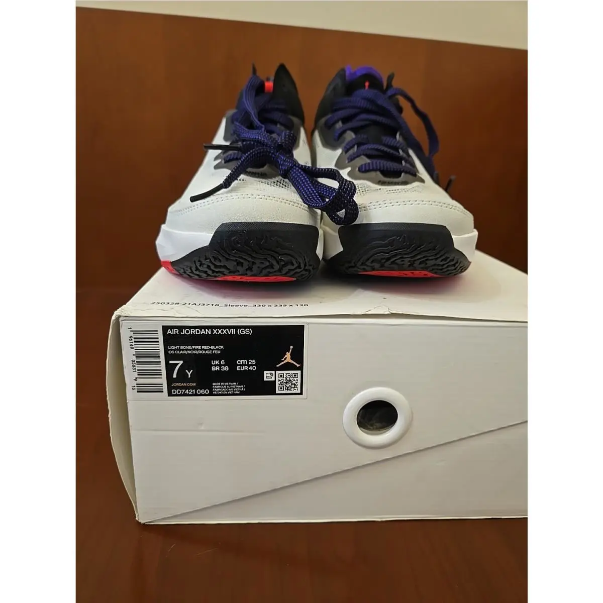 Nike shoes - Air Jordan 37 - Air - DD742060 - White 3